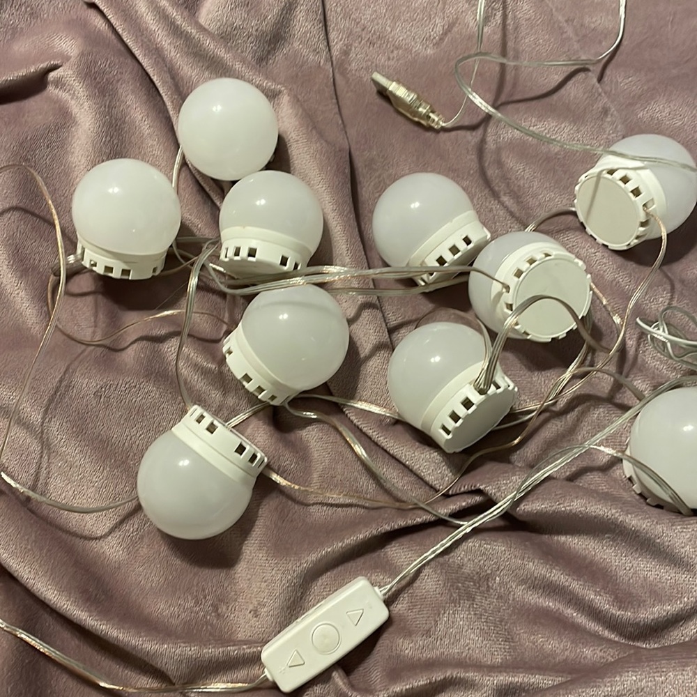 Vanity lights